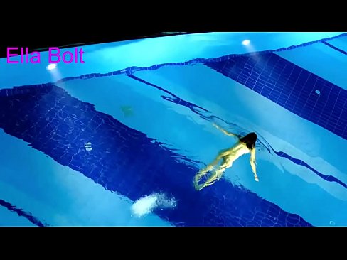 ❤️ Non posso smettere di guardare, giovane bionda catturata nuotare nuda nella piscina del resort ELLA BOLT ️❌ Porno vkal it.porngifmag-com.ru ️❤